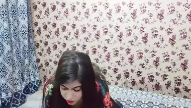 Bhabhi Ne Apni Chut Main Ungli Daal K Khud Ko Maza Dya