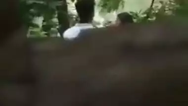 Today Exclusive- Desi Clg Lover Outdoor Romance And Sex Capture By Hidden Cam