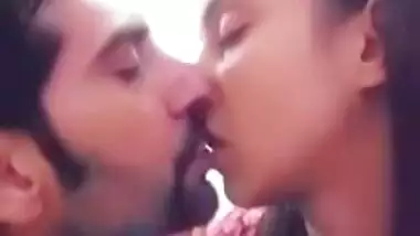 Desi girl Hot Kiss With Boyfriend