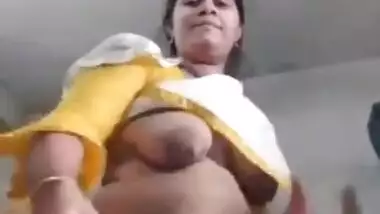 Desi Unsatisfied Milky Boobs Married Bhabi Showing With Talk