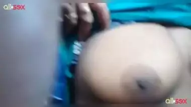 Big boobs chubby Indian aunty nude XXX video