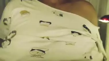 Indian Sexy Girl Fingering Her Tight Pussy