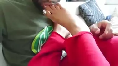 Sucking her sweet indian toes