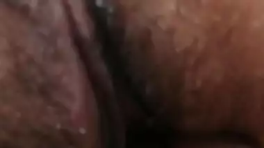 DESI INDIAN WIFE FINGERED SHORT CLIP