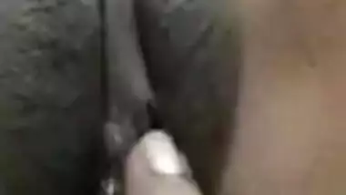 Desi village bhabi show her sexy pussy