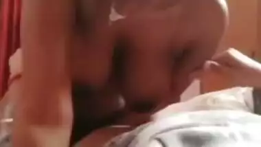 Desi girl riding her boyfriend leaked