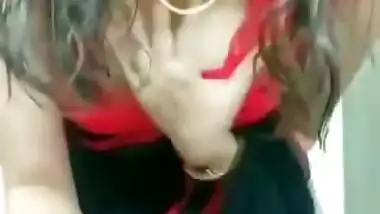 Desi hot bhabi show her big boob selfie cam video