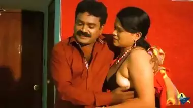 Indian adult film of desi aunty in saree seducing foreplay sex