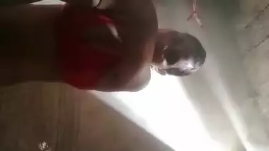 Desi village Bhabhi showing