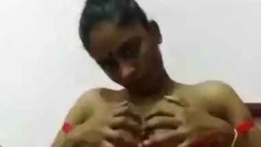 Tamil nude MMS video of a horny college girl