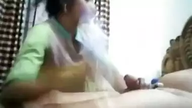 Sexy Bengali Aunty Giving Nice Blowjob