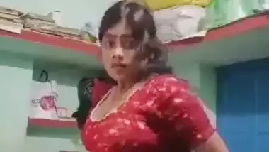 Village girl stripping saree and viral boobs show