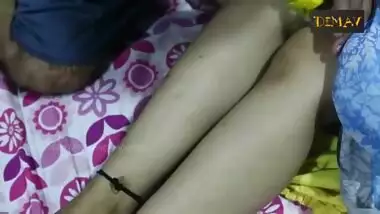 NAVEL - sexy Indian Housewife looing sexy