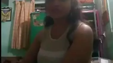 DESIINDIAN BHABHI TEASING FANS WEARING HOT CLOTHES