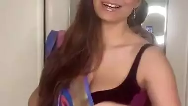 Annie Sharma Hot Sexy Live