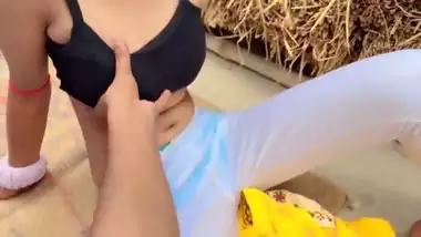 Desi Local Village Girl Tight Pussy Outdoor Fucking xxx Video Indian G.f