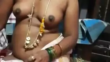 Obedient Desi slut exposes naked body in the amateur licked XXX video