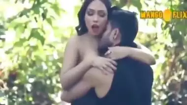 Jungle Me Mangal Sexy Bhabhi