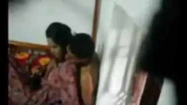 Bhai ne behn k sath ghar me akele me sex kiya