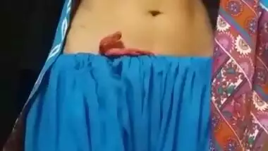 Desi village girl showing her cute boobs