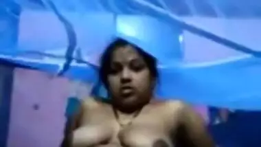 Desi Hot Bhabhi Masturbating