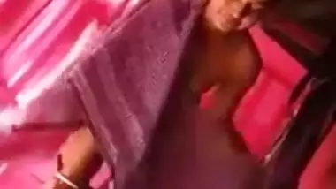 Sexy Wife After Bathing VIdeo Record By hubby