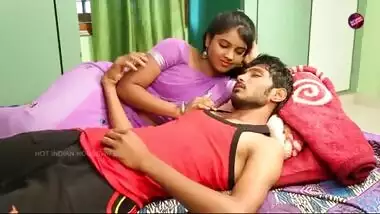 Sexy Bengali desi bhabhi foreplay with servant at home