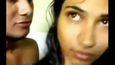 Hot And Wet Pune Girlfriend Gives Blowjob In After Shower