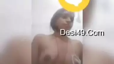 Today Exclusive- Desi Gf Showing Her Boobs And Pussy On Video Call