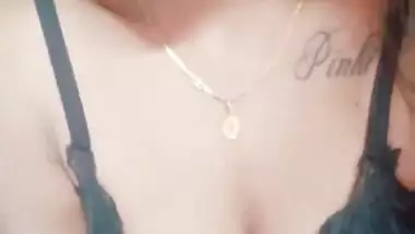 Sexy Desi Girl Shows Her Boobs Part 1