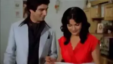 Zeenat Aman Fucked By a Basterd Guy