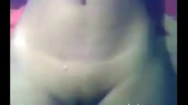 Young bhabhi showing off her hot tits