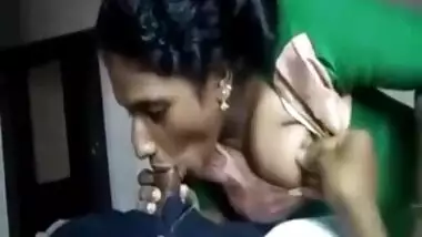 Bangali kaamwali ne 200 rupay mai lund chuskar blowjob di