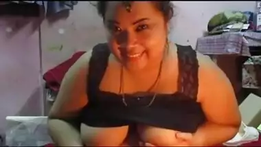 Big boobs Andhra aunty fondling breasts on cam