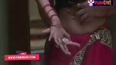 Sexy Biwi Ko Pati Ne Bister Par Nanga Karke Choda