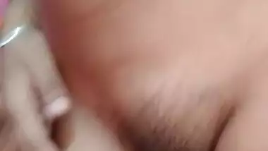 Indian village aunty fingering pussy viral clip