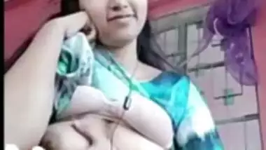 Cute Girl Showing her Boobs in Video Call