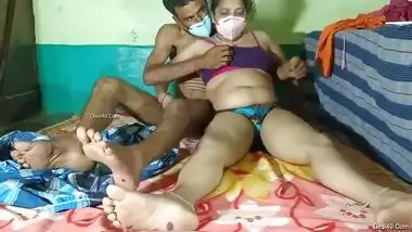 Today Exclusive- Desi Bhabhi Blowjob And Fucked