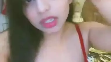 Sexy Girl Hot Show Cleavage Expose