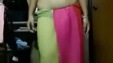 Desi Hot Babe Stripping Her Saree