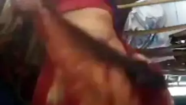 Desi village bhabi show her pussy