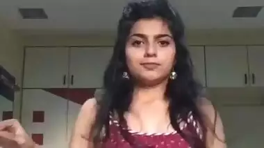 Sexy Desi Girl Dance