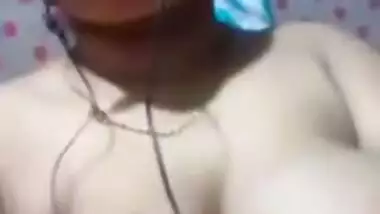 Today Exclusive- Desi Bhabhi Showing Her Boobs To Lover Video Call