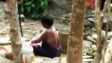 Indian Is Taking A Bath And Show Boobs And Big Ass