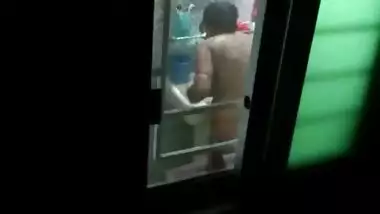 neighbor bathing2