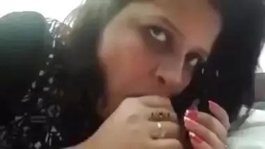 Sexy Desi Girl Sucking Big Dick