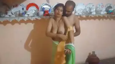 Desi husband fucks his wife in the Bangla xxx video