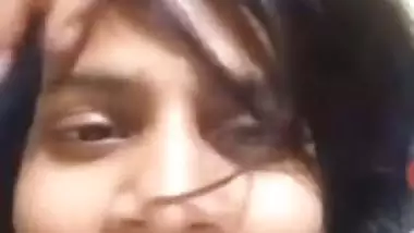 Indian XXX girl showing boobs and playing with nipples on video call