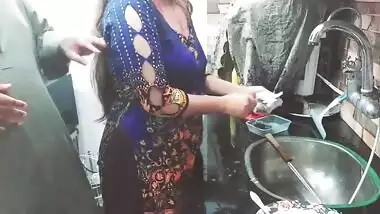 House-owner sticks XXX cock into Desi maid's cunt in the kitchen