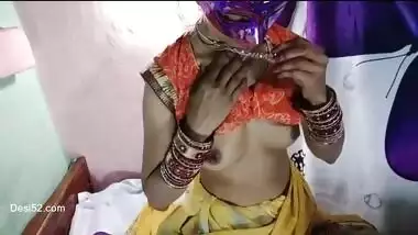 Hot Hot sexy Desi bhabi ko Dever ne raat ko Choda gher me Desi Video with Hindi audio